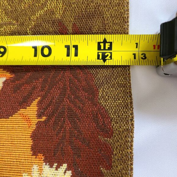 Croft and Barrow Pumpkins in a Row Table Runner Harvest Season 5 ft x 1 Width - Picture 9 of 13